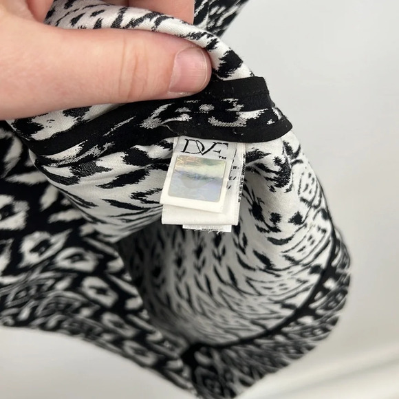 Diane von Furstenberg Trisha Sheath Dress Womens Size 6 Black White Ikat Geo Zip - Picture 6 of 16